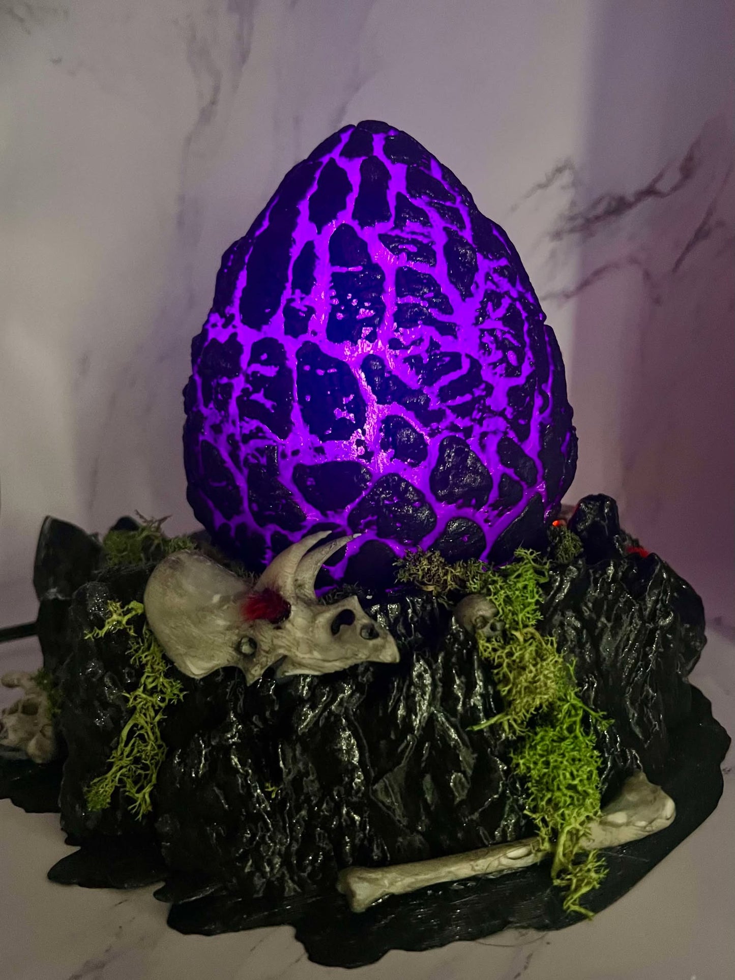 Upgraded Rock Drake Egg Nest (Illuminates)