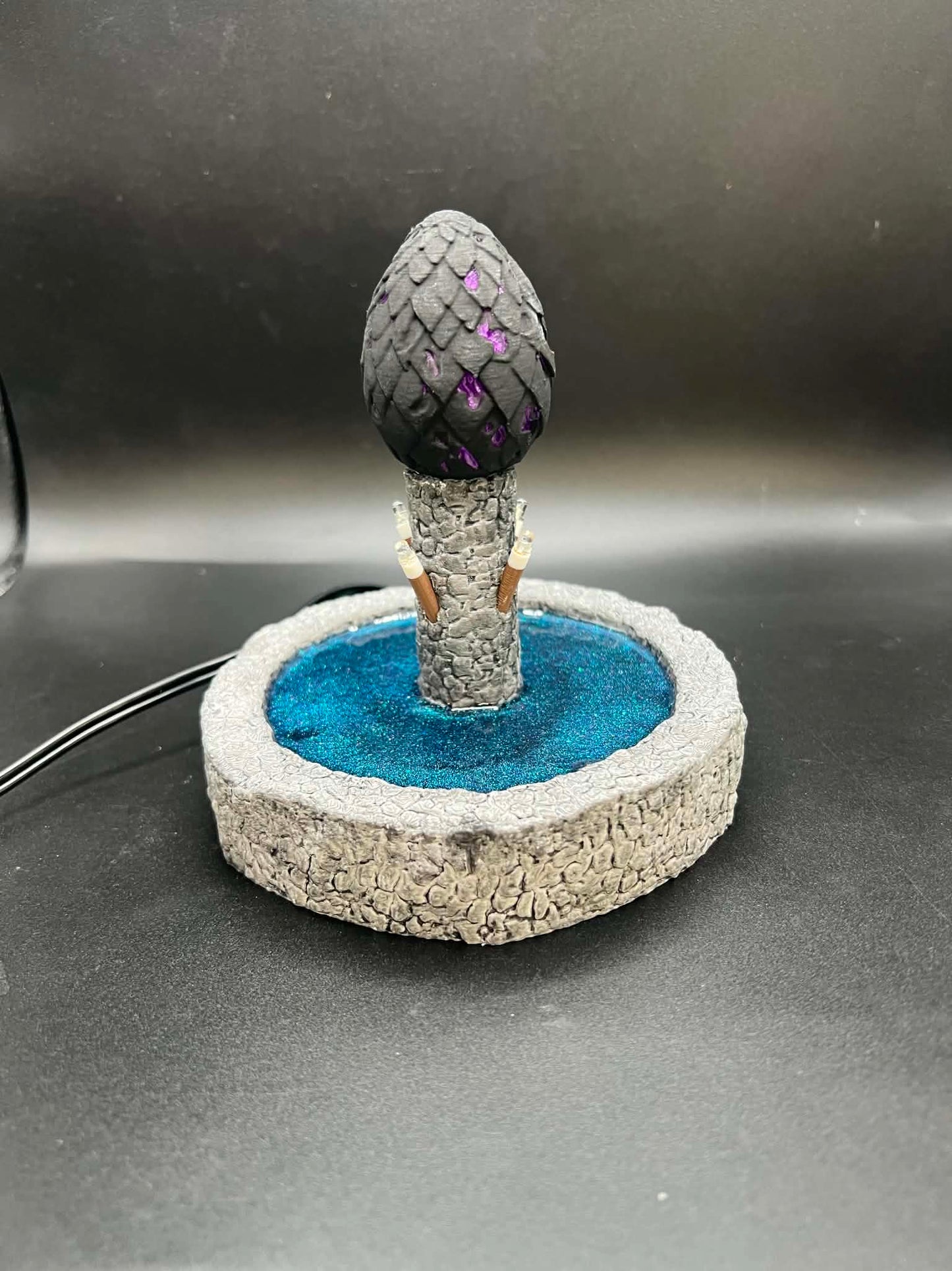 Realistic Ender Dragon Egg Display | Illuminated Minecraft-Inspired Lamp | USB Powered Gaming Decor
